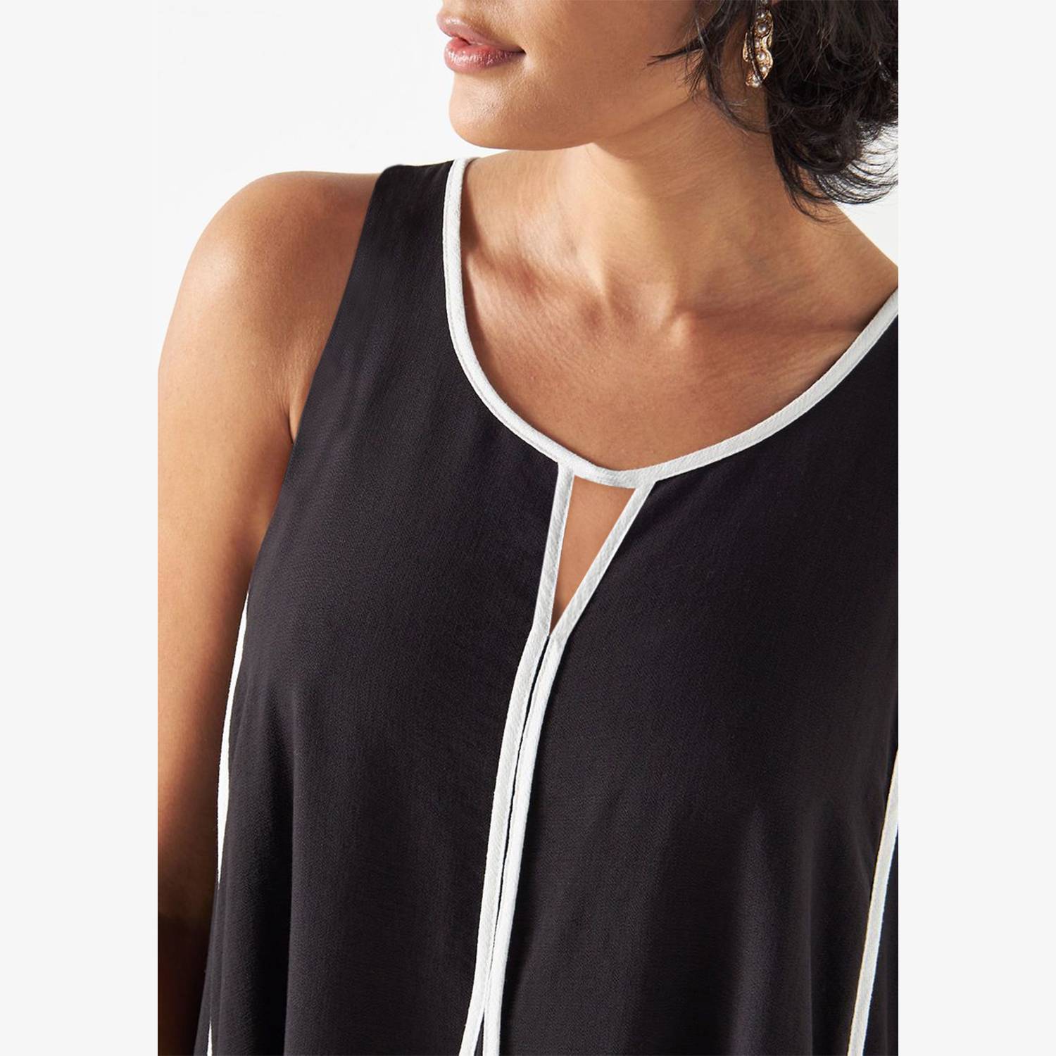 Women's Chiffon Solid Sleeveless Top with Piping-Black