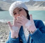 Ladies TouchScreen Heart Plush Gloves/Mittens